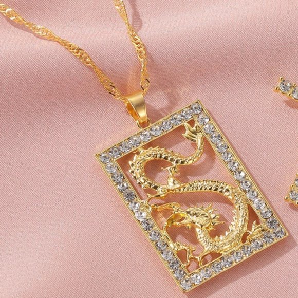 DESIGNER LUCKY DRAGON GOLD CLEAR CRYSTAL PENDANT CHAIN NECKLACE**NEW! - Picture 1 of 4